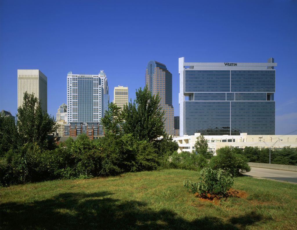 40-2000_WestinCharlotte_Sep'03ProfessionalPhotos_Charlotte-Skyline