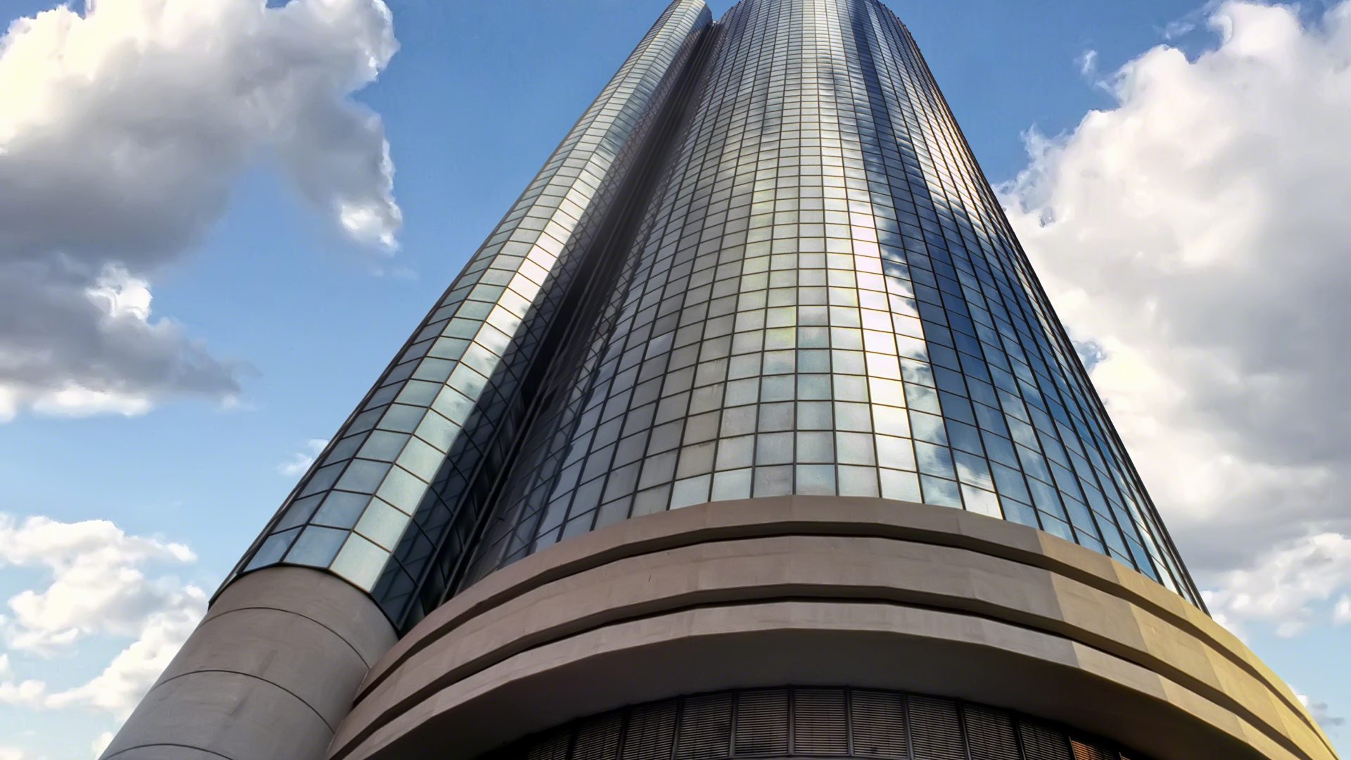Westin Peachtree Plaza; Feb 1976